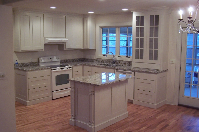 White Granite Kitchen With Island Cmi Construction Northwest Arkansas